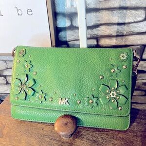 Michael kors nwot crossbody/wallet